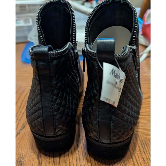 Lucky Brand Bartolino Black Leather Zippered Ankle Boots Size 12 NEW - Picture 5 of 9